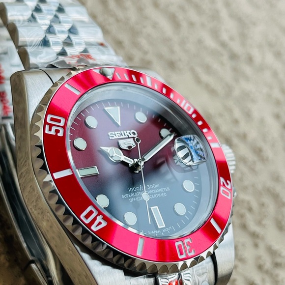 COPY - Seiko Mods NH35 movement Japan 
With Red bull  Face ceramic bezel - Picture 7 of 9